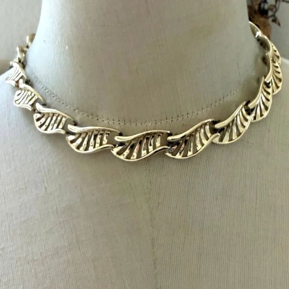 Coro Vintage Gold Tone Leaf Link Necklace